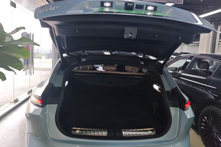 Used Nio ET5T 2023 75 kWh Touring Trunk