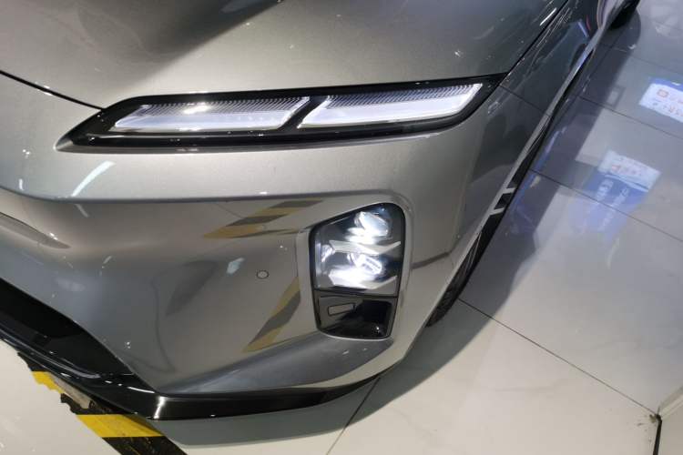 Used Nio ET5T 2025 Model Champion Commemorative Edition, 75kWh Touring
