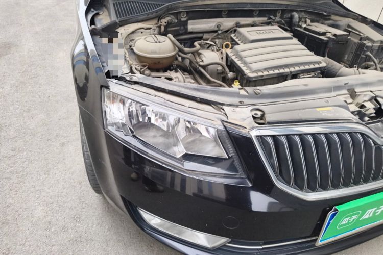 Used Skoda Octavia 2015 1.6L Automatic Yijun Edition Right Front Headlight