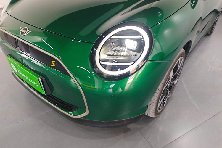 Used MINI Electric COOPER 2024 452km COOPER SE Artist
