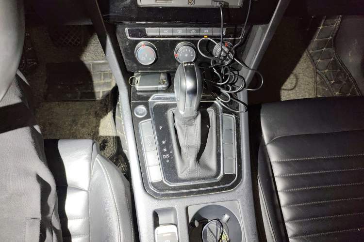 Used Volkswagen Magotan 2017 330TSI DSG Leading Model Gear Lever