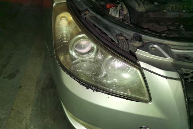 Used Dongfeng Aeolus H30 2011 1.6L Manual Zunya Model
