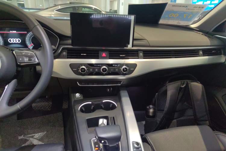 Used Audi A4L 2024 40 TFSI Fashion Dynamic Model
