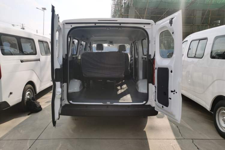 Used Wuling Yangguang 2025 Model 400km Bus Edition—Comfort Edition