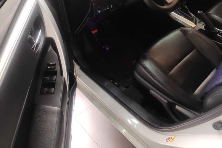 Used Toyota Levin 2017 Revised 185T CVT Elite Edition China V Standard Driver Seat