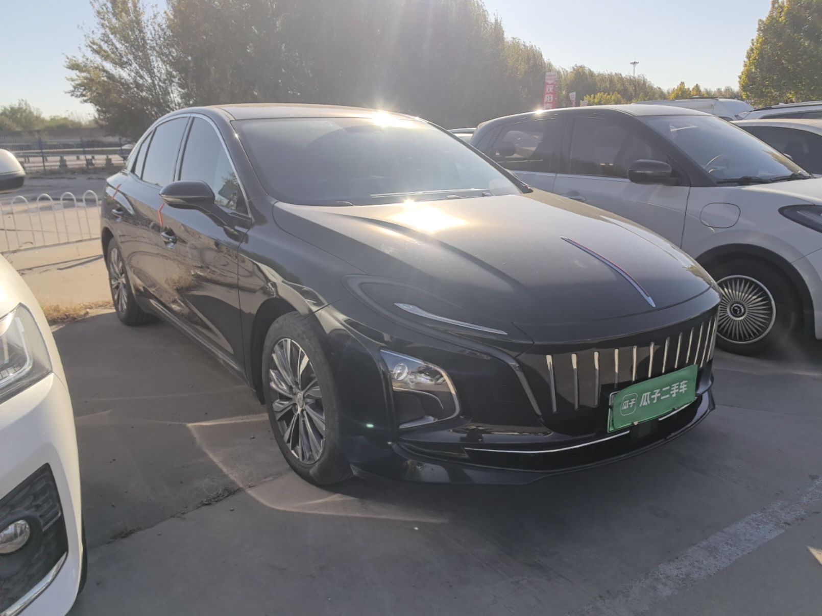 Hongqi E-QM5 2022 431 km Charge & Enjoy Edition — снимка 3