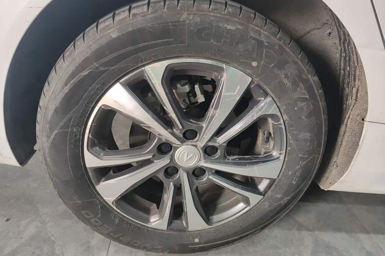 Used CHANGAN Eado 2023 Changan Edition PLUS Blue Whale NE 1.4T GDI DCT Prestige Version Exterior 3