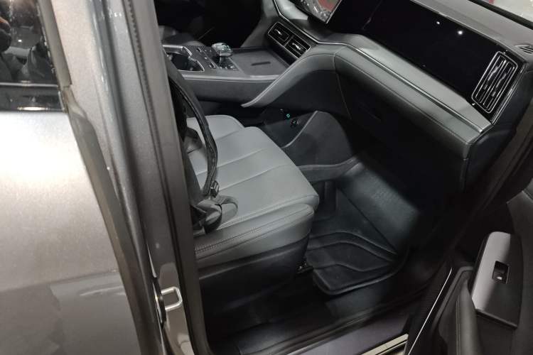 Used BYD Song L DM-i 2025 Intelligent Driving Version 112 km Leading Trim