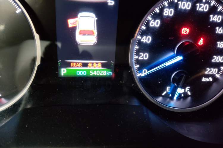 Used Toyota Wildlander 2020 Dual-Engine 2.5L E-CVT Two-Wheel Drive Leading Edition Odometer Close Up