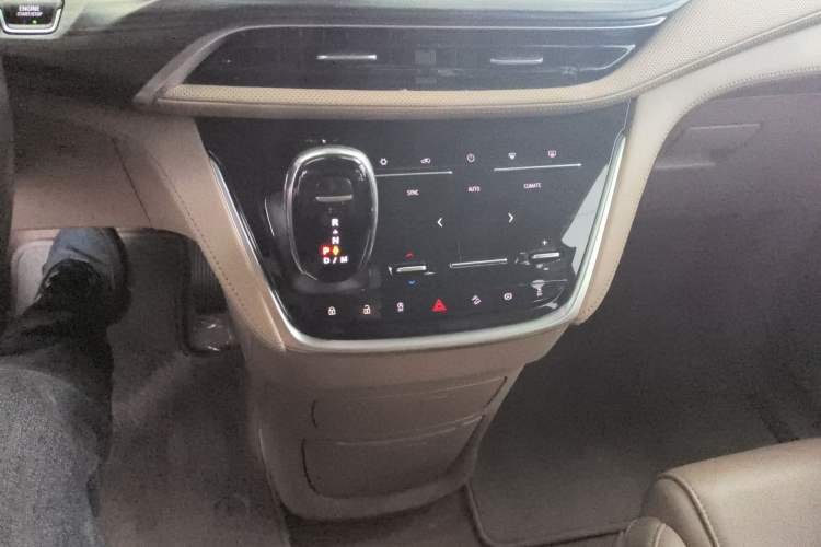 Used Buick GL8 2020 ES Land Cruiser 653T Luxury Edition Gear Lever