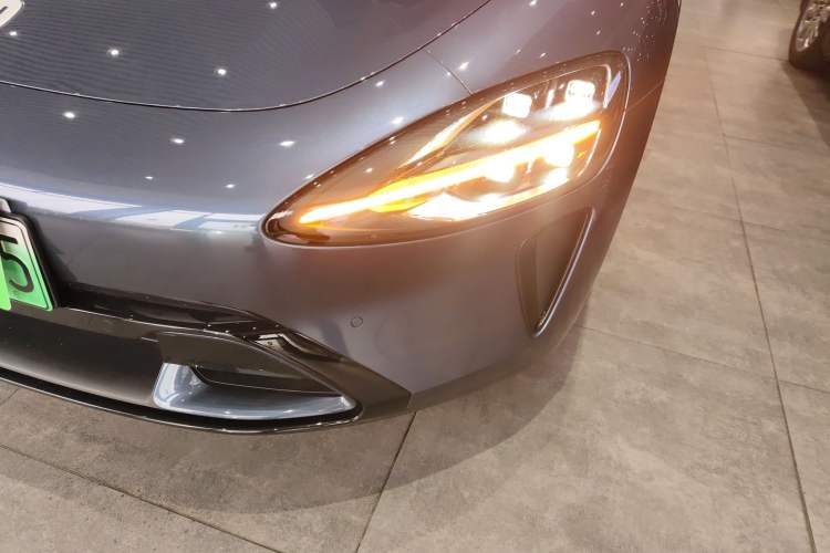 Used Xiaomi Auto SU7 2024 Rear-Drive Long-Range Intelligent Driving Version Left Front Headlight