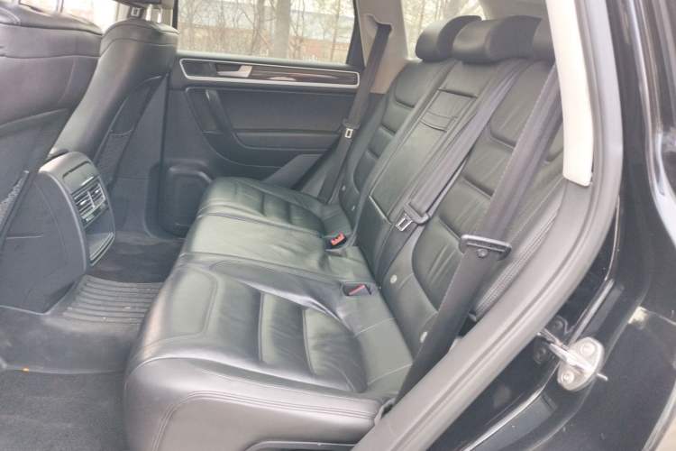Used Volkswagen Touareg 2011 3.0 TDI Diesel Standard Version Left Rear Seat