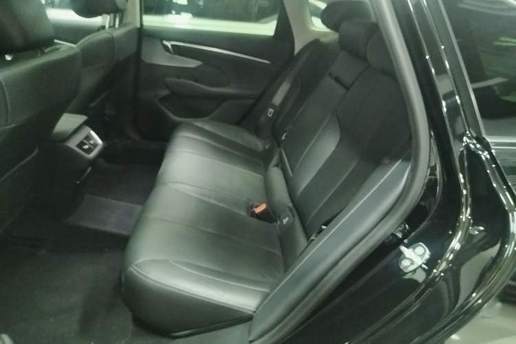 Used Buick LaCrosse 2024 28T Luxury Edition Left Rear Seat