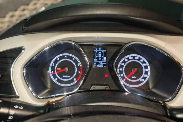 Used JAC Group Refine S2 2016 1.5L CVT Luxury Smart Version Two-Tone Edition
