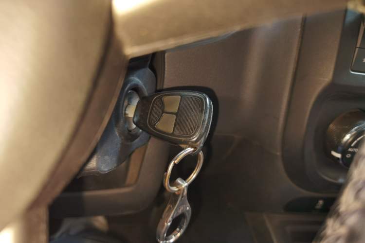 Used Jeep Compass 2012 2.4L four-wheel-drive sport version