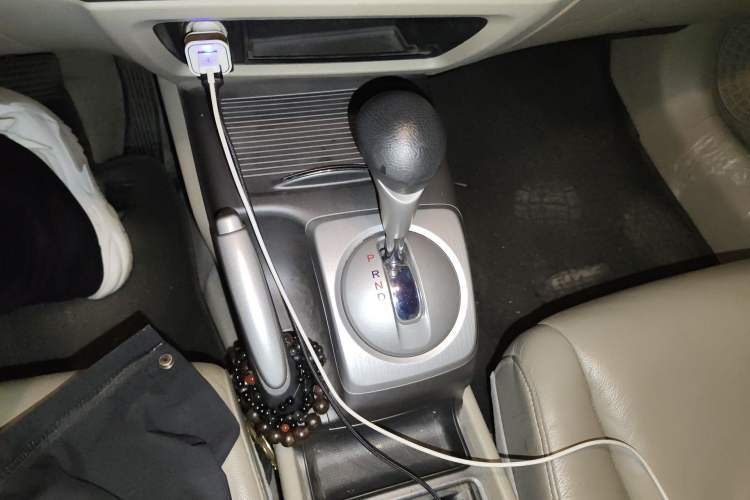 Used Honda Civic 2009 1.8L automatic luxury edition Gear Lever