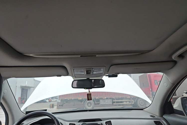 Used Kia Sportage R 2015 2.0L Automatic Two-Wheel Drive DLX Model