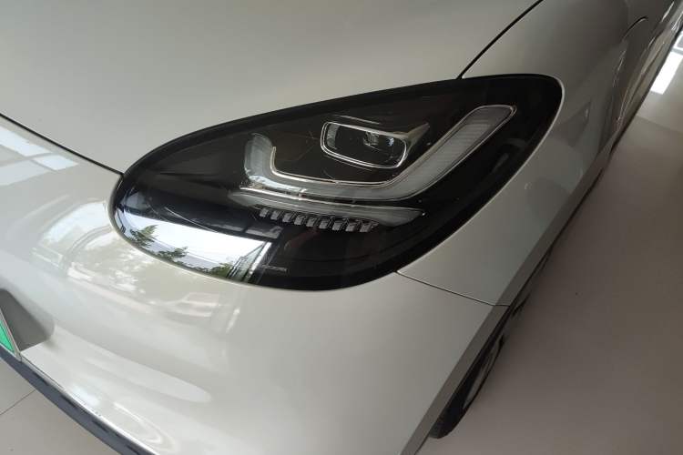 Used Wuling Bingo 2023 333 km Lingxi Connected Version Left Front Headlight