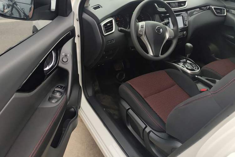 Used Nissan Qashqai 2017 2.0L CVT Elite Edition China V Standard Driver Seat