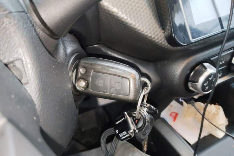 Used Nissan Kicks 2017 1.5L Manual Cool Dynamic Edition
