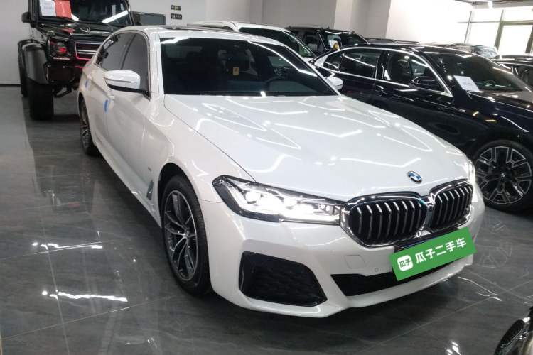 Used BMW 5 Series 2022 Restyled 525Li M Sport Package Front Right 45 Deg