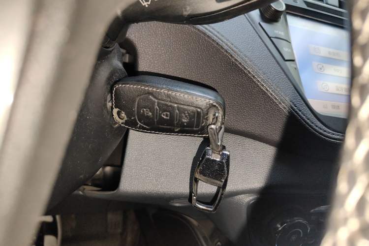 Used Ford Escort 2015 1.5L Automatic Fashion Model Vehicle Key