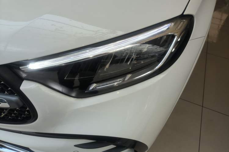 Used Mercedes-Benz GLC 2023 GLC 300 L 4MATIC Dynamic Edition 5-seater
