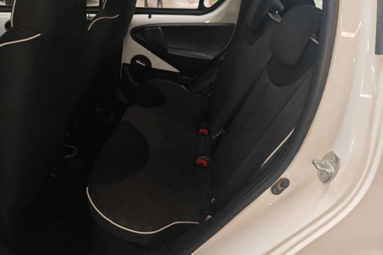 Used BYD F0 2015 1.0L AMT XuanKu Model Interior 4