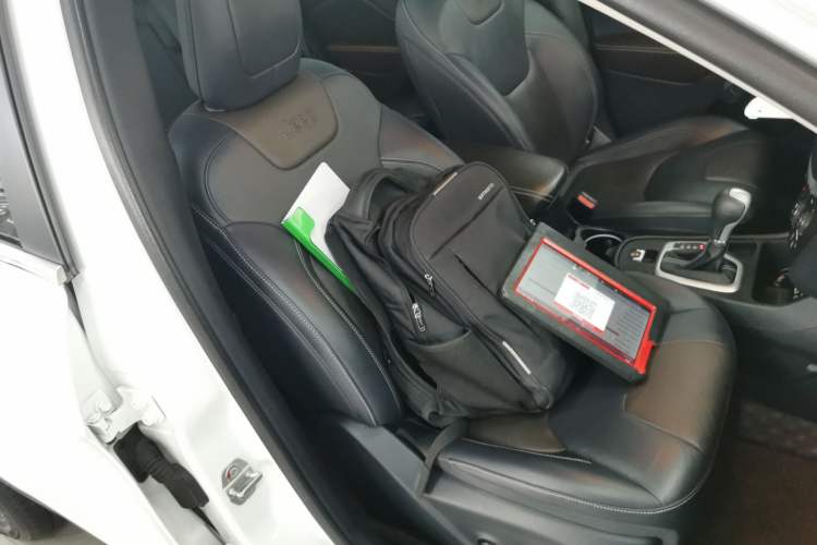 Used Jeep Cherokee 2020 2.0L Two-Wheel Drive Classic Sports Edition