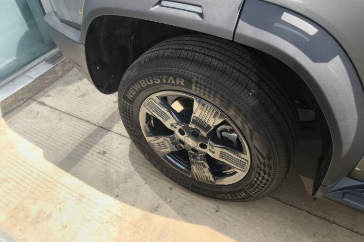 Used JETOUR Traveler 2023 1.5T Two-Wheel Drive Discovery PRO Right Rear Wheel Hub