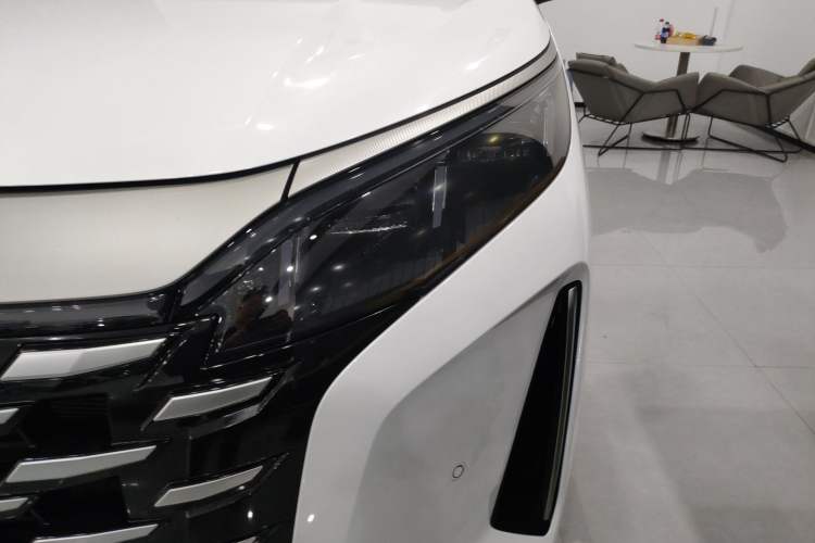 Used BYD Xia 2025 DM-i 1.5T 180km Excellence Model
