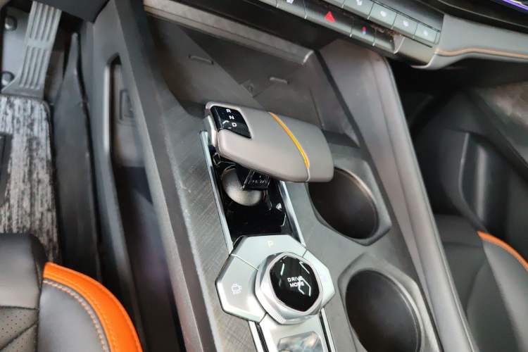 Used CHANGAN UNI-V 2023 1.5T Prestige Model