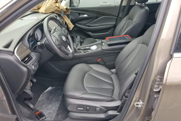 Used Buick Envision 2018 20T Two-Wheel-Drive Elite Model Left Front Seat