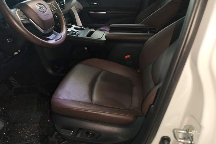 Used Toyota Granvia 2022 2.5L Hybrid Flagship Edition Left Front Seat