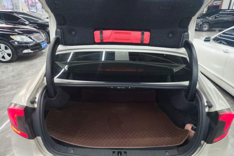 Used Volvo S60 2017 S60L T4 Smart Range Edition
