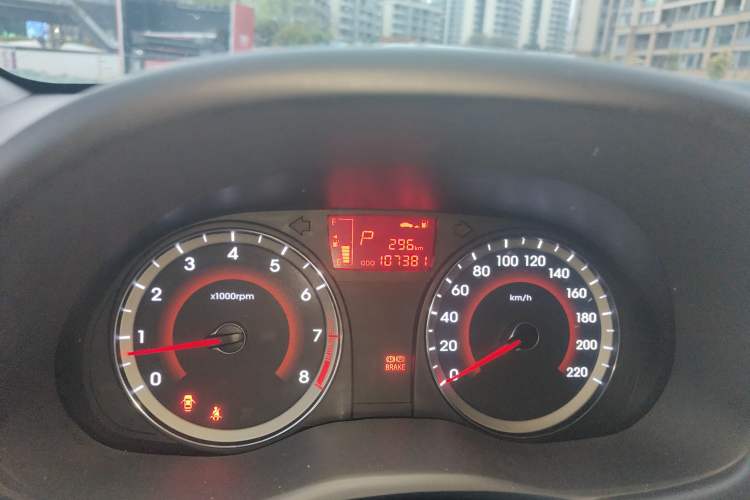 Used Hyundai Verna Ray 2014 1.4L Automatic GLX
