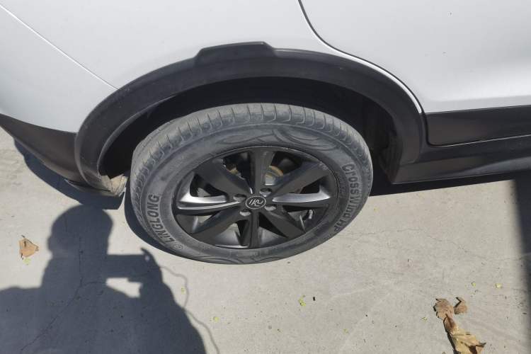 Used BYD Yuan New Energy 2019 EV535 Smart Connect Trendsetting Model Right Rear Wheel Hub