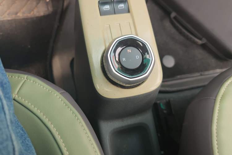 Used Geely Galaxy Panda 2024 200km Panda Rider Gear Lever