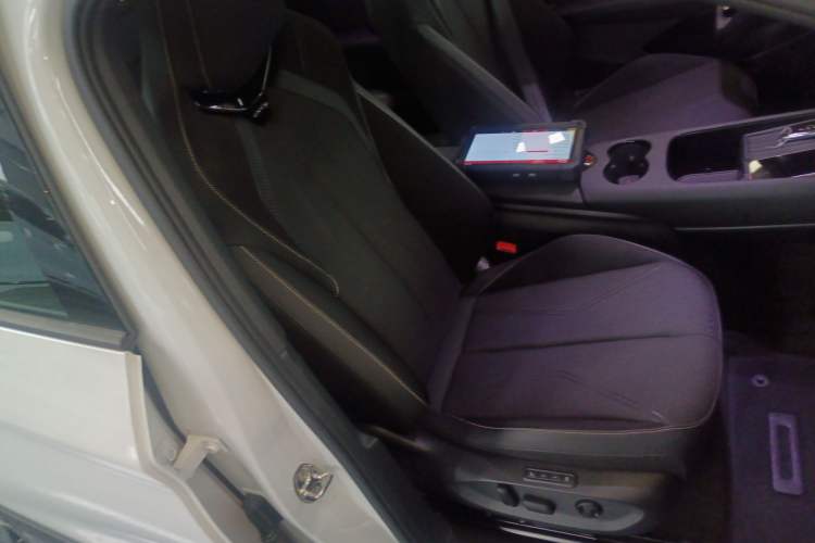 Used Volkswagen ID.UNYX 2024 Pro Long-Range Version
