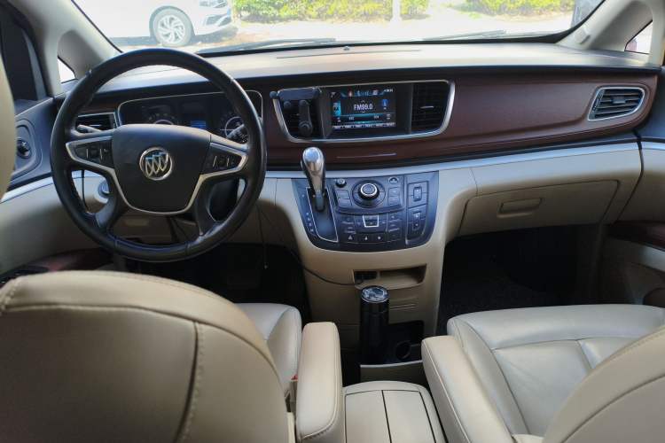 Used Buick GL8 2018 28T Luxury Model China VI Standard
