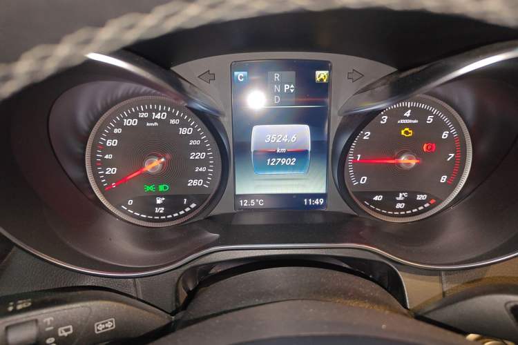 Used Mercedes-Benz GLC 2019 GLC 260 L 4MATIC Dynamic Model Instrument Cluster