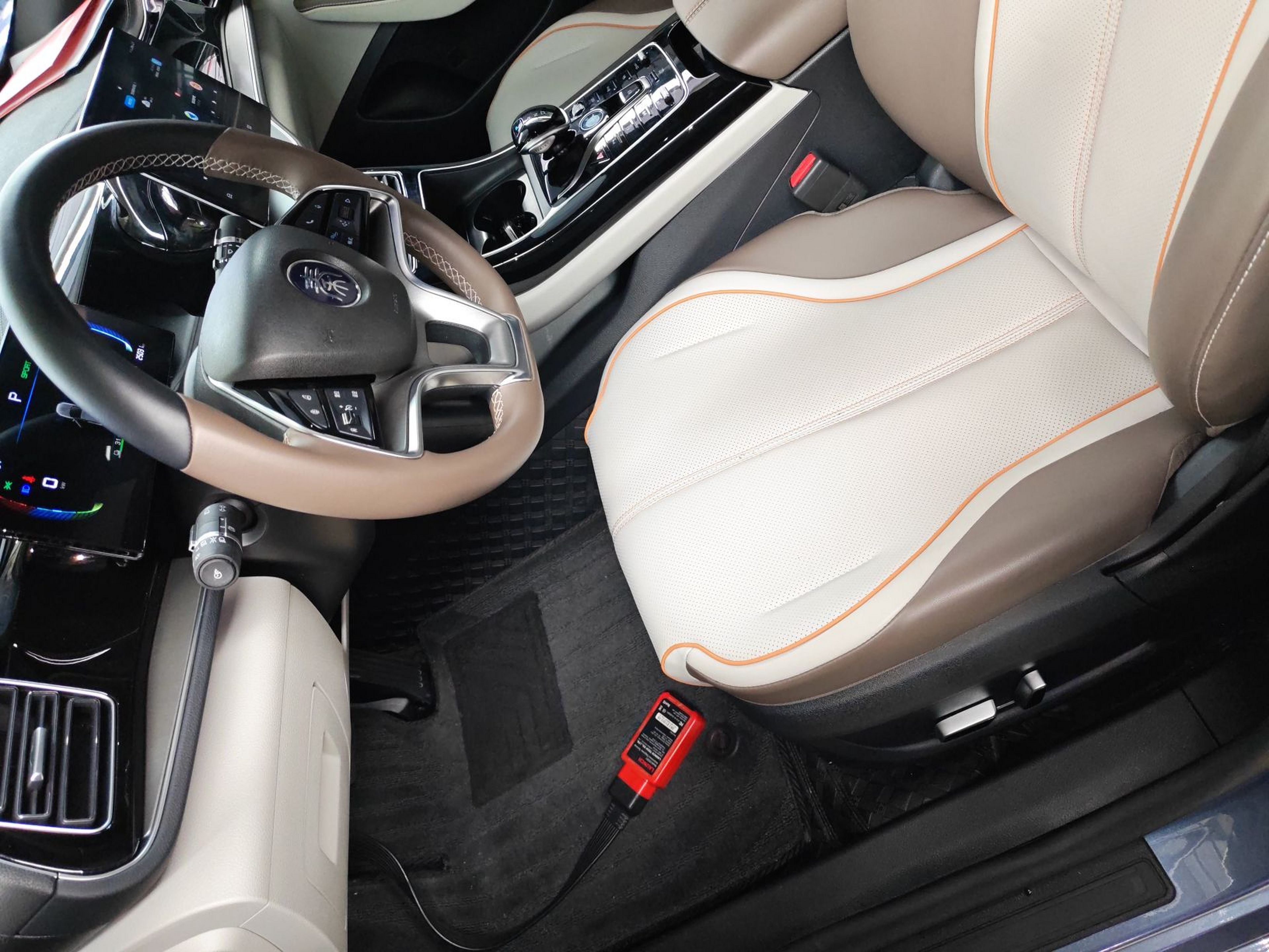 Переднее сиденье в автомобиле