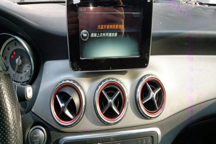 Used Mercedes-Benz GLA 2016 GLA 200 Sport Edition Audio And AC Panel