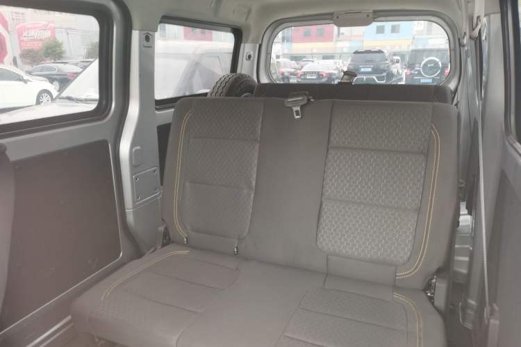 Used CHANGAN KAICHENG Ruixing M60 2023 1.6L CNG Comfort-Grade 6-Seater Passenger Vehicle Left Rear Seat