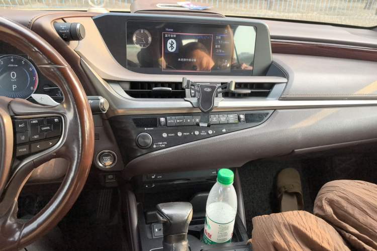 Used Lexus ES 2018 200 Excellence Edition China V Standard Audio And AC Panel