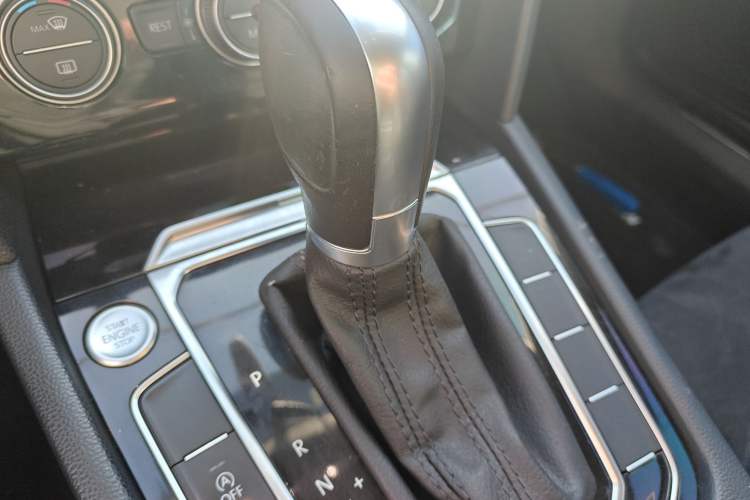 Used Volkswagen Magotan 2017 330TSI DSG Luxury Model
