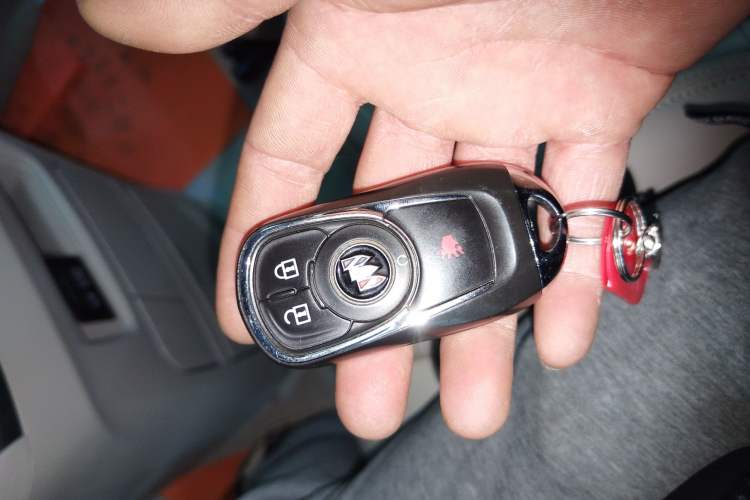 Used Buick GL8 2023 Land Executive Class Comfort Model