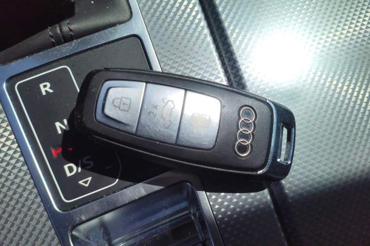 Used Audi A6L 2024 40 TFSI Luxury Dynamic Edition Vehicle Key