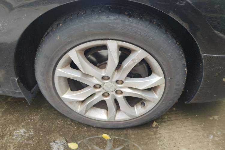 Used Peugeot 508 2012 2.0L Automatic Luxury Edition Right Front Wheel Hub