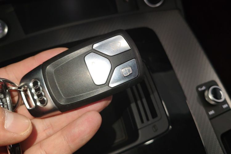 Used Audi Q5L 2022 40T Luxury Dynamic Model Vehicle Key
